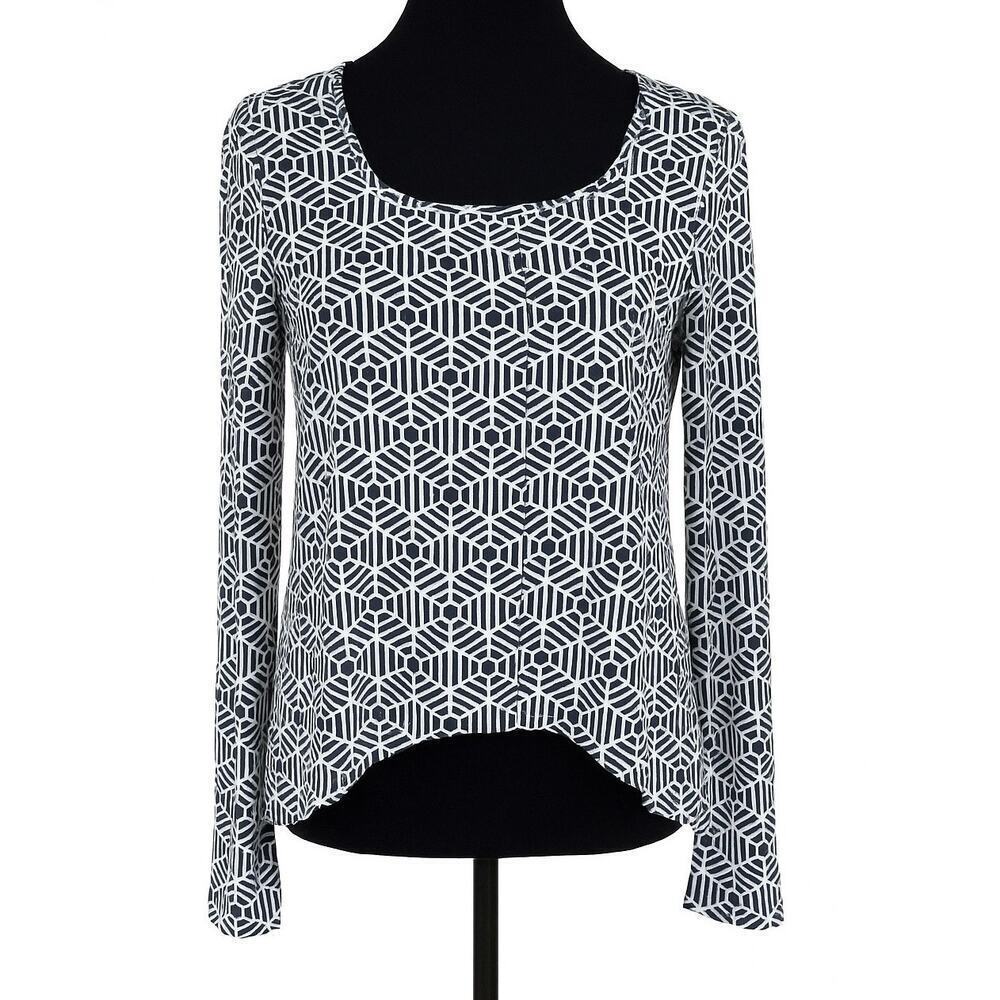 Blu Pepper Navy Geometric Cutout Back Long Sleeve Top Size Medium NWT